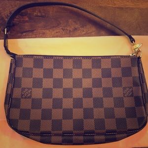 Louis Vuitton Pochette